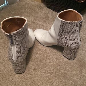 Qupid White Snake Skin Booties